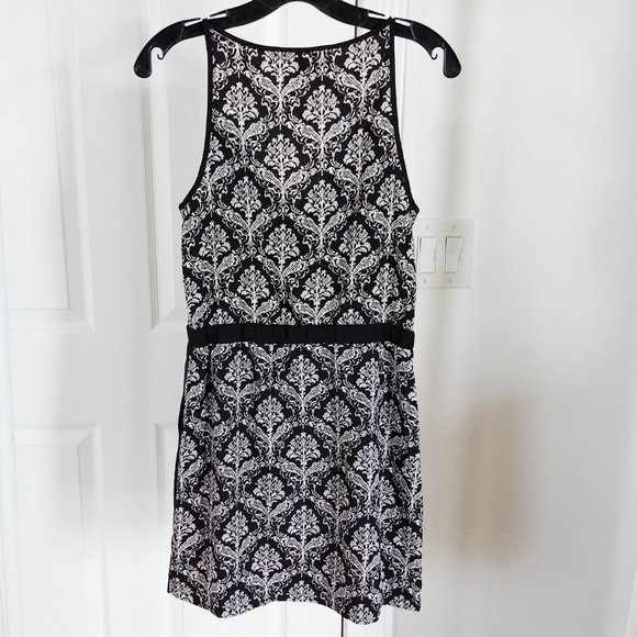 Forever 21 Black Tan Baroque Pattern Dress Front Pockets Juniors Size XS - Picture 2 of 3